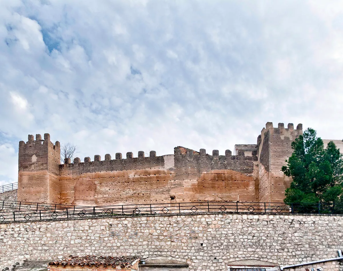 Restos de las murallas almohades de Jorquera